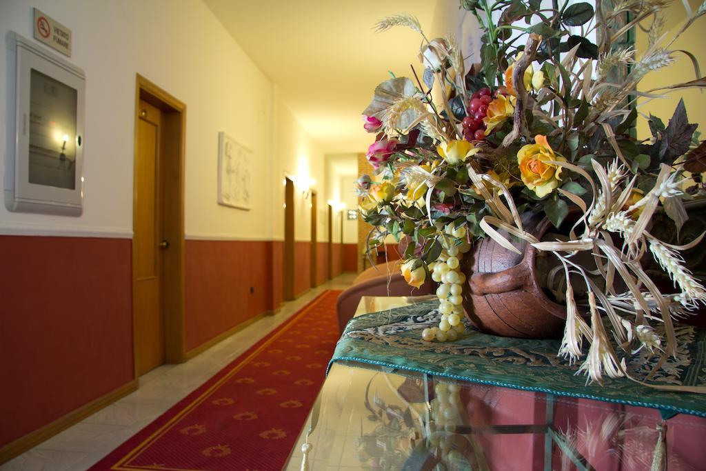 Hotel Degli Amici Pompei Bagian luar foto