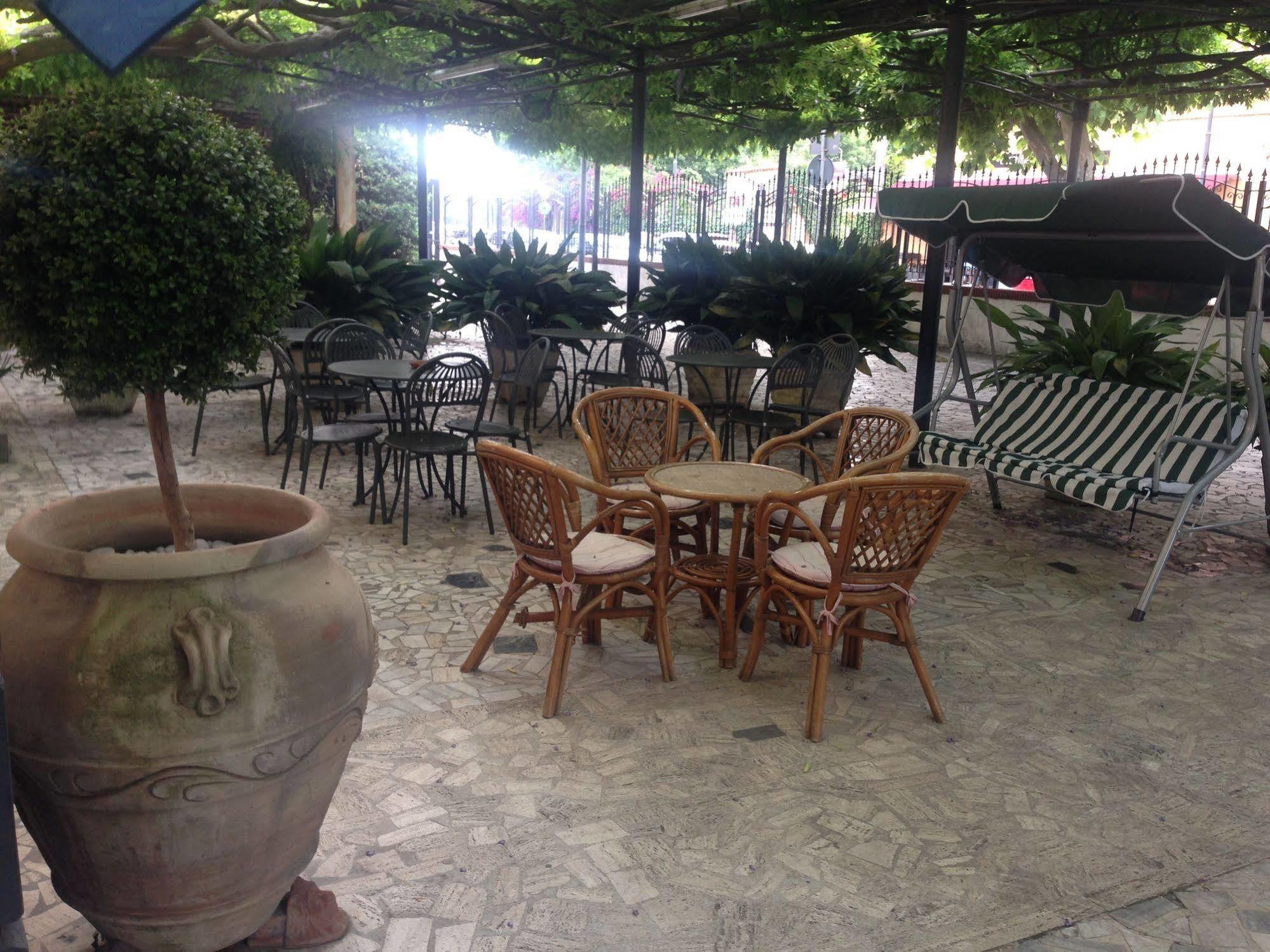 Hotel Degli Amici Pompei Bagian luar foto