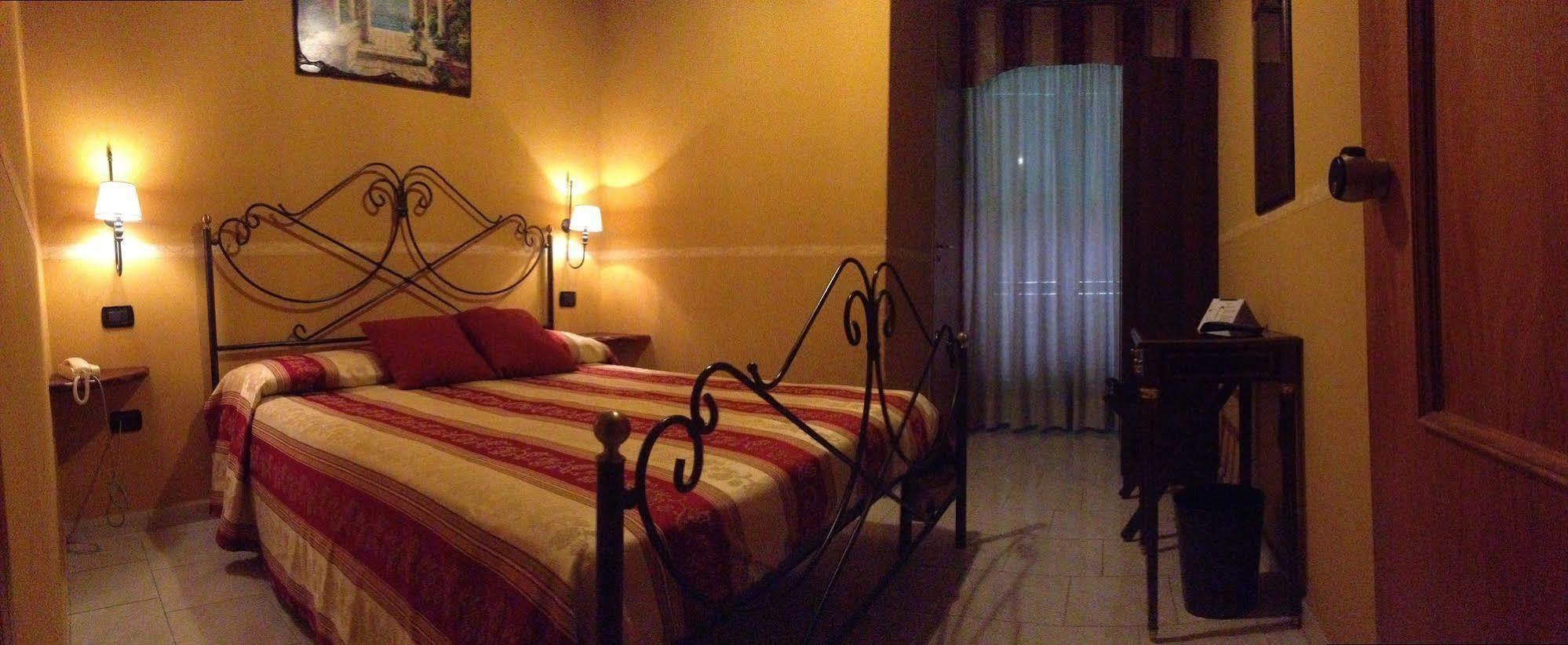 Hotel Degli Amici Pompei Bagian luar foto
