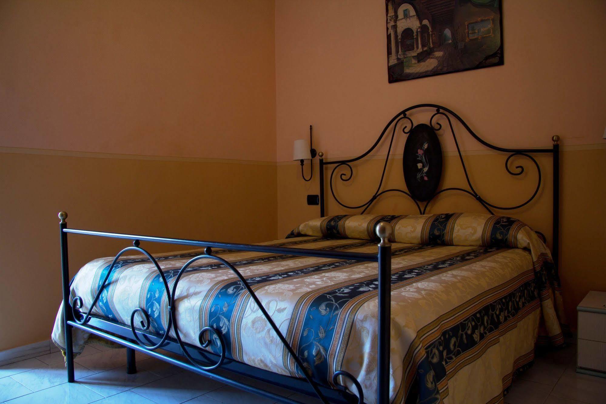 Hotel Degli Amici Pompei Bagian luar foto