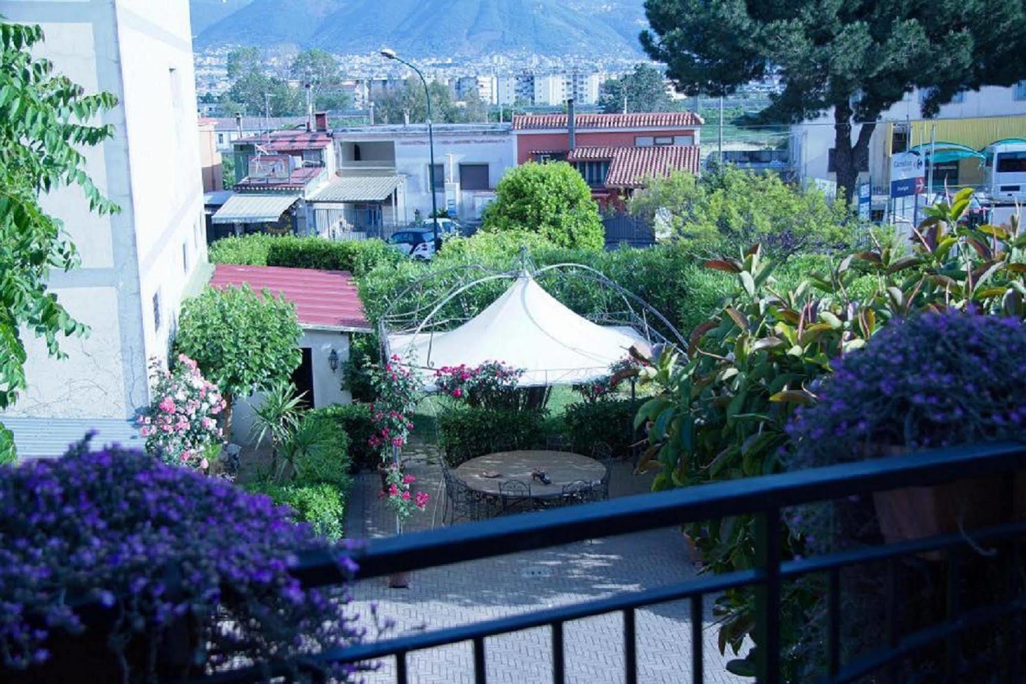 Hotel Degli Amici Pompei Bagian luar foto