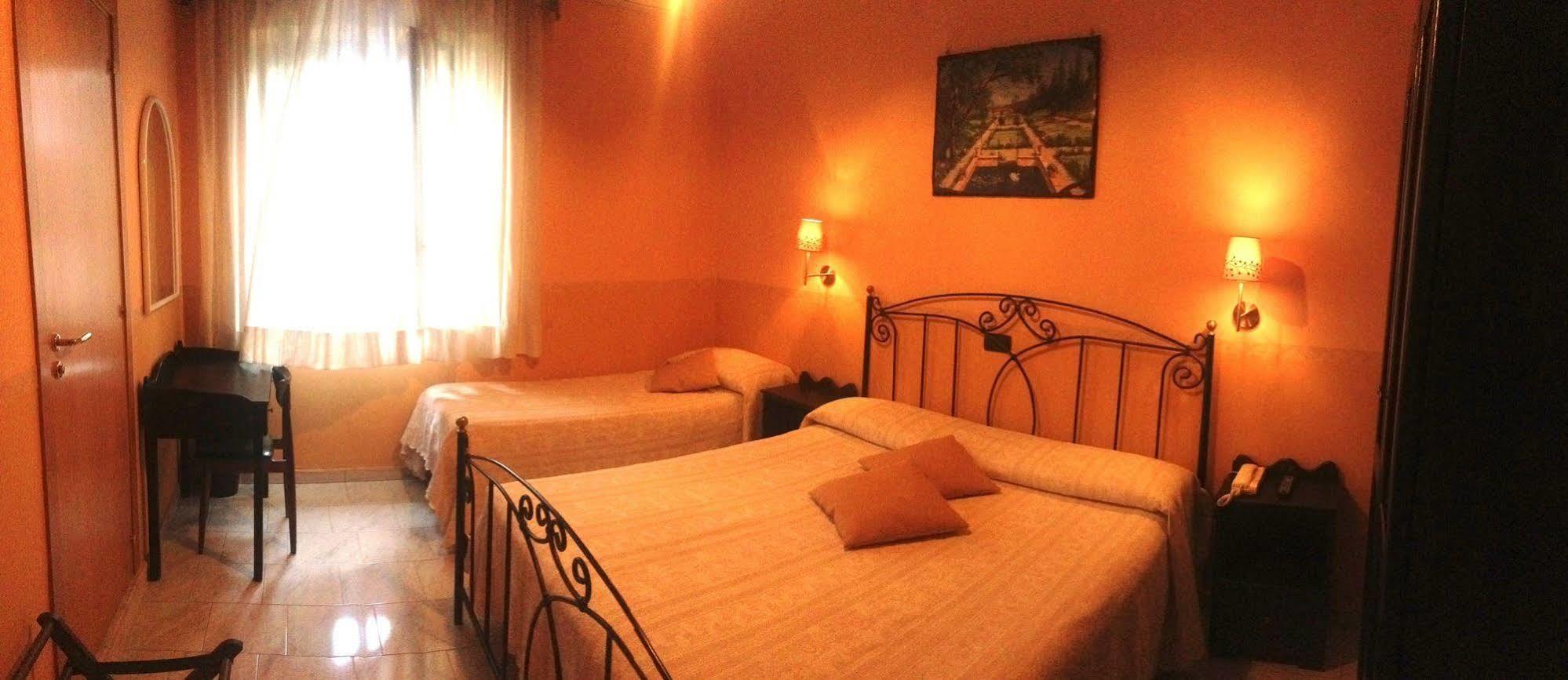 Hotel Degli Amici Pompei Bagian luar foto