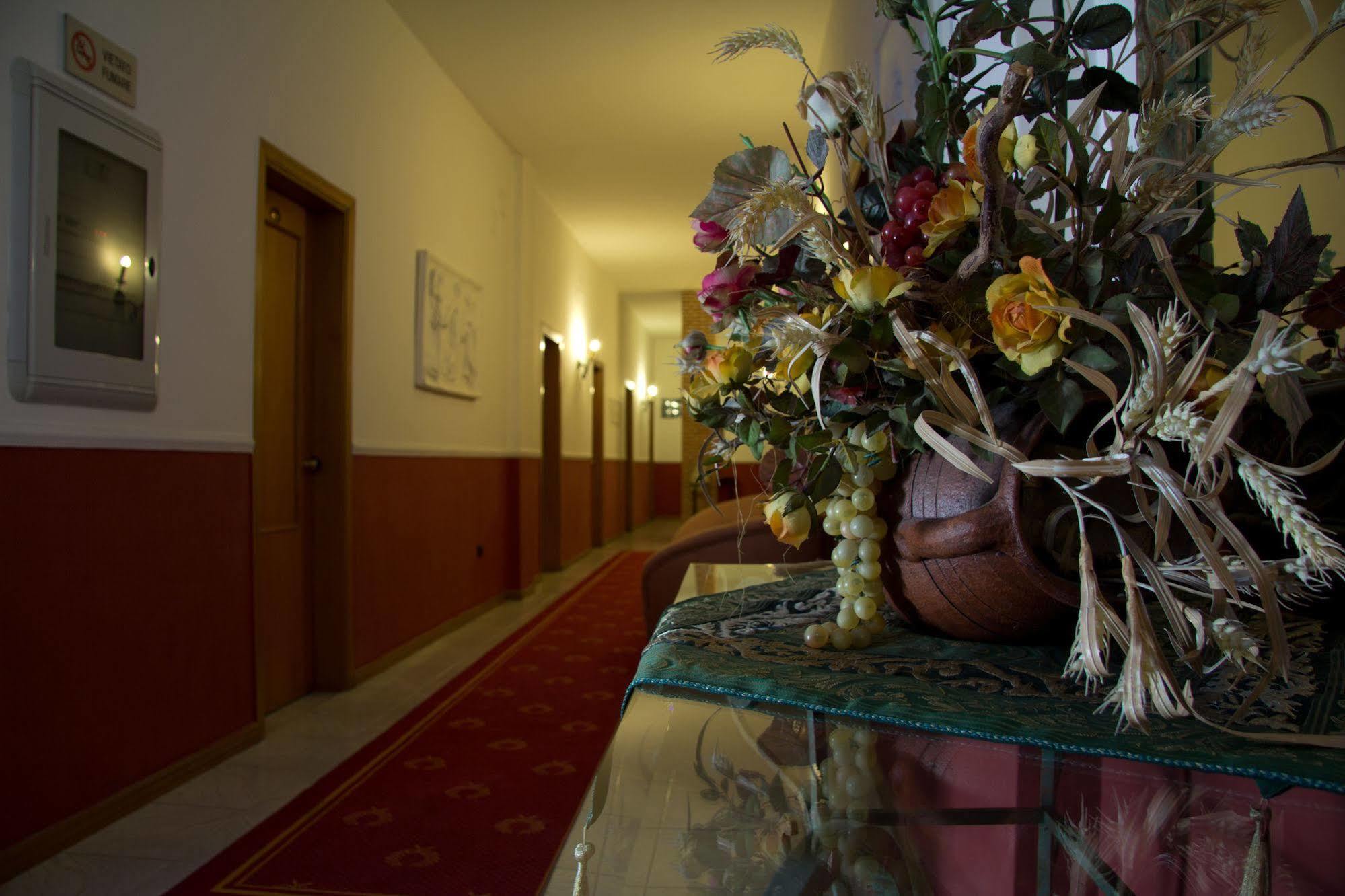 Hotel Degli Amici Pompei Bagian luar foto